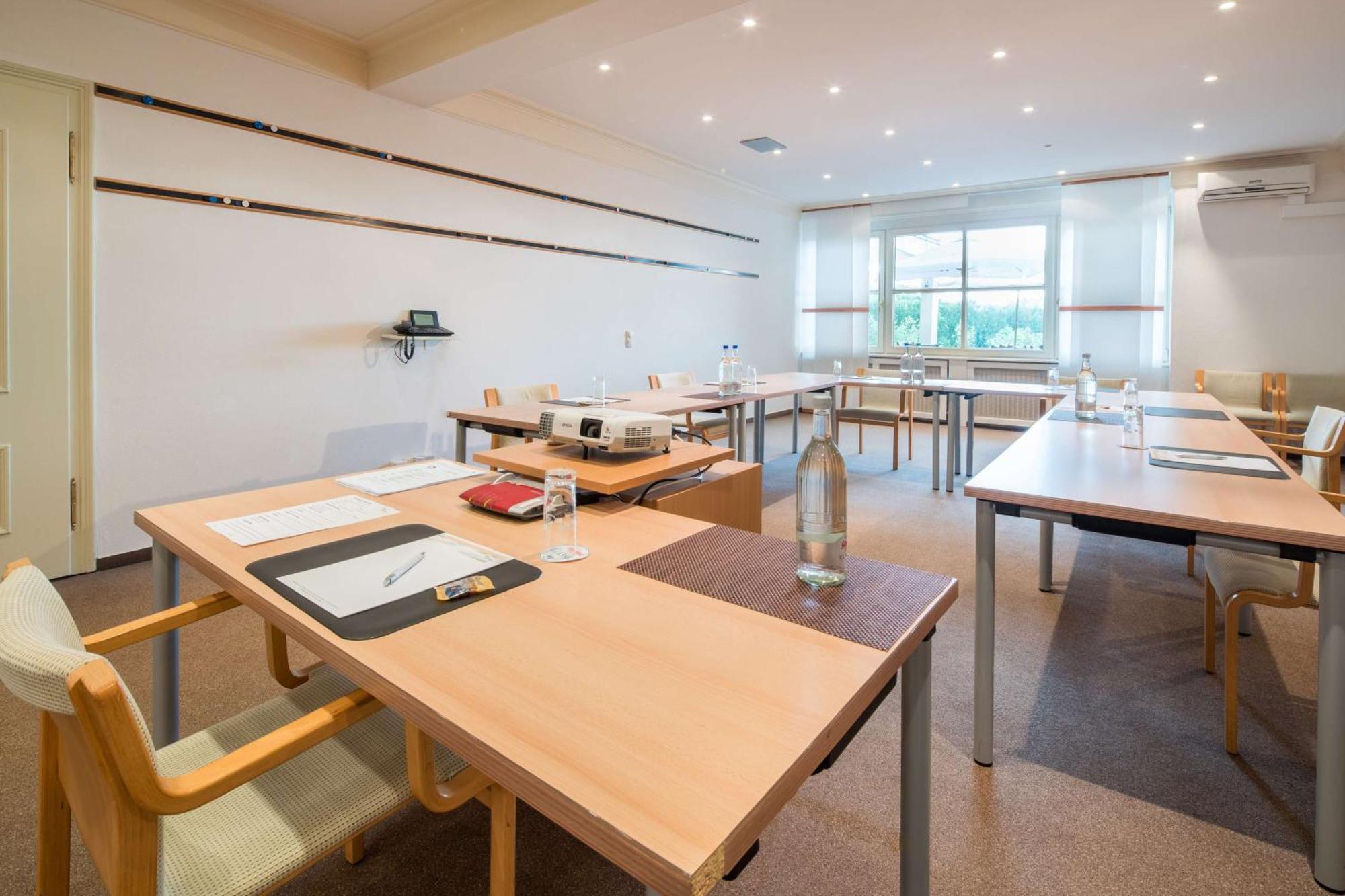 Sure Hotel By Best Western Rhoen Garden 포펜하우젠 외부 사진